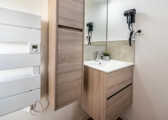 Downtown Rooftop - Centre - Wifi - Terrasse - Netflix Apartment Amiens